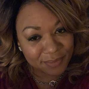 Meet your Posher, Raynette